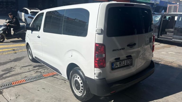 Araç İçi Zemin Kaplaması Ne İşe Yarar?